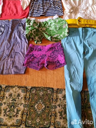Два пакета вещей,р 44 46 бесплатно один