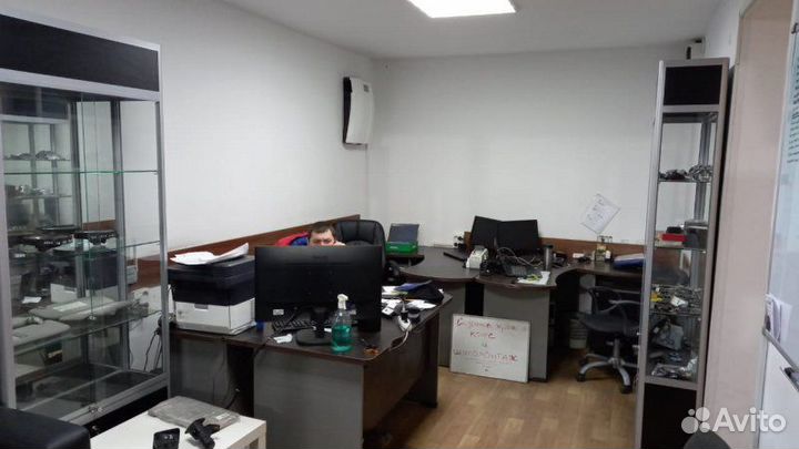 Моторчик стеклоочистителя задний Toyota Avensis