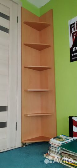 Кровать-чердак и стеллажи