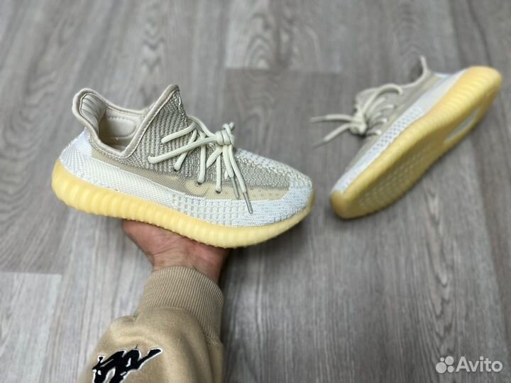 Кроссовки Yeezy Boost 350 v2 