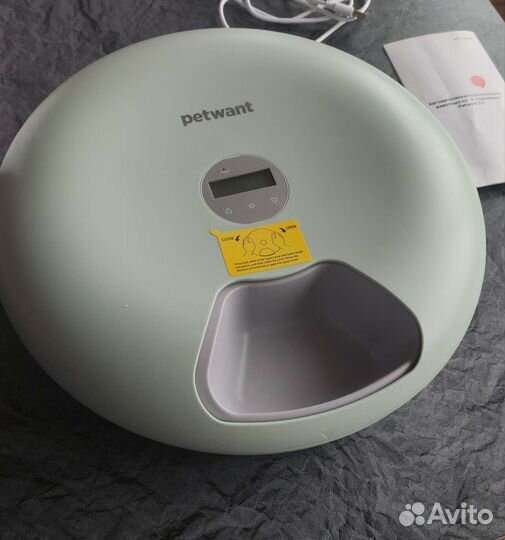 Автоматическая кормушка для животных petwant
