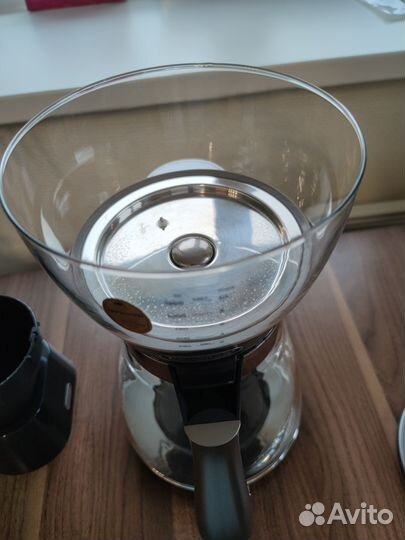 Капельная кофеварка DeLonghi Clessidra