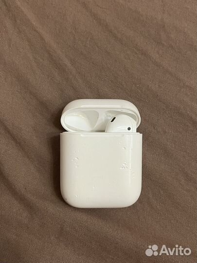 Airpods 1 (2017), правый наушник и кейс. Оригинал