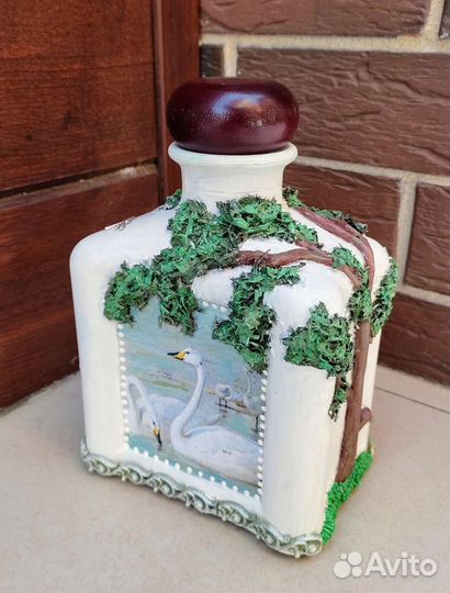 Декорированная бутылка Лебеди