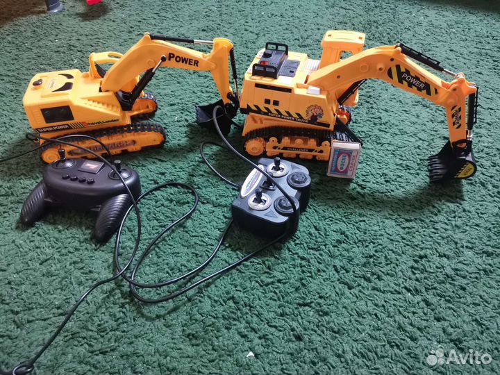 Экскаватор на пульте управления