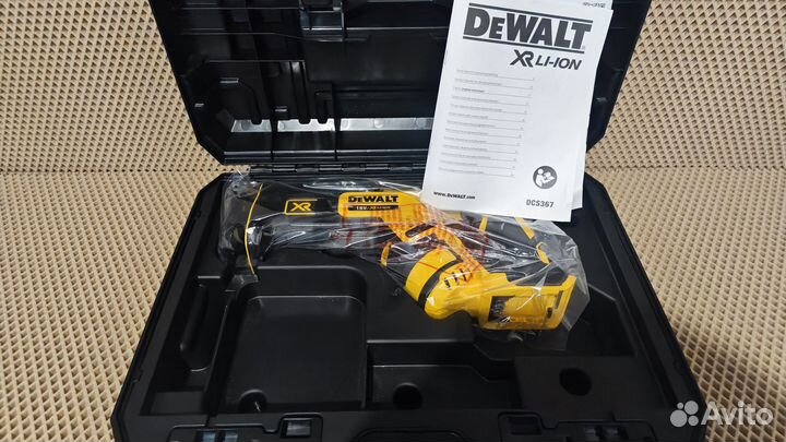 Аккумуляторная бесщеточная сабельная пила dewalt