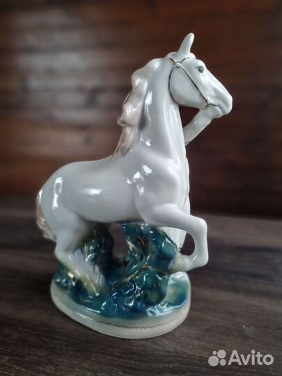 Статуэтка конезаводчица (колхозница с конем)