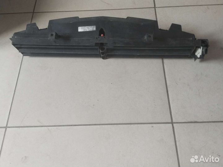 Решетка бампера Opel Astra J