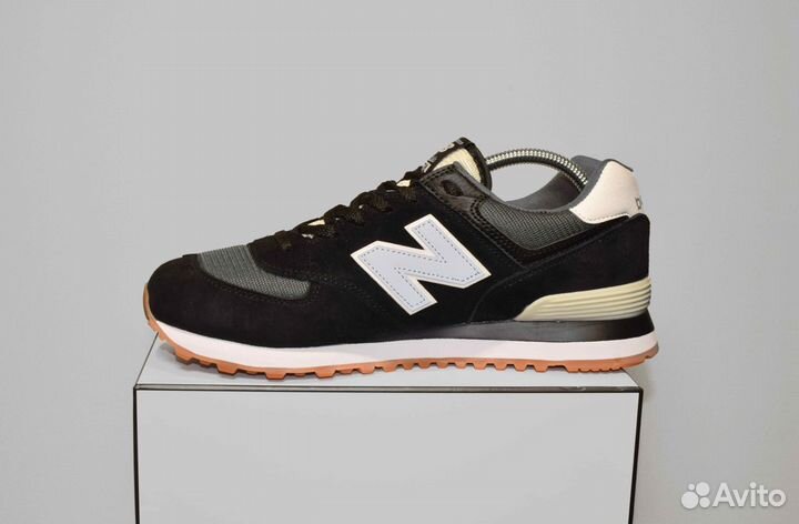 New Balance 574 (42-46, Черно-белые, -20 проц.)