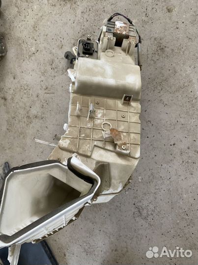 Корпус печки задний Toyota Land Cruiser 100