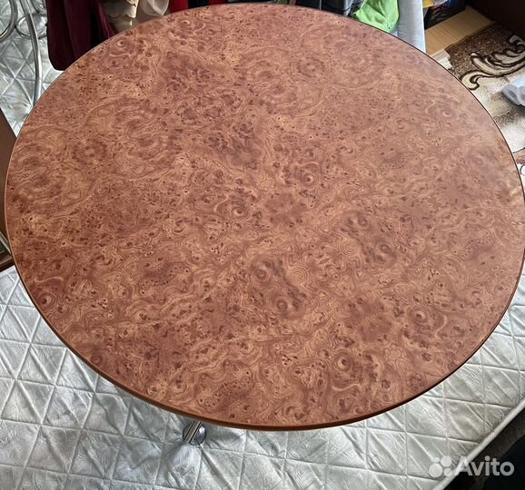 Стол обеденный