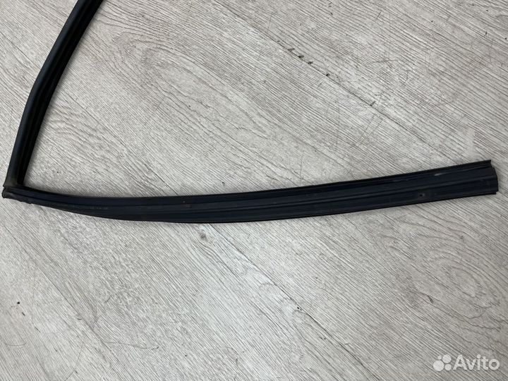 Уплотнитель проема стекла двери перед KIA RIO 2 Лев