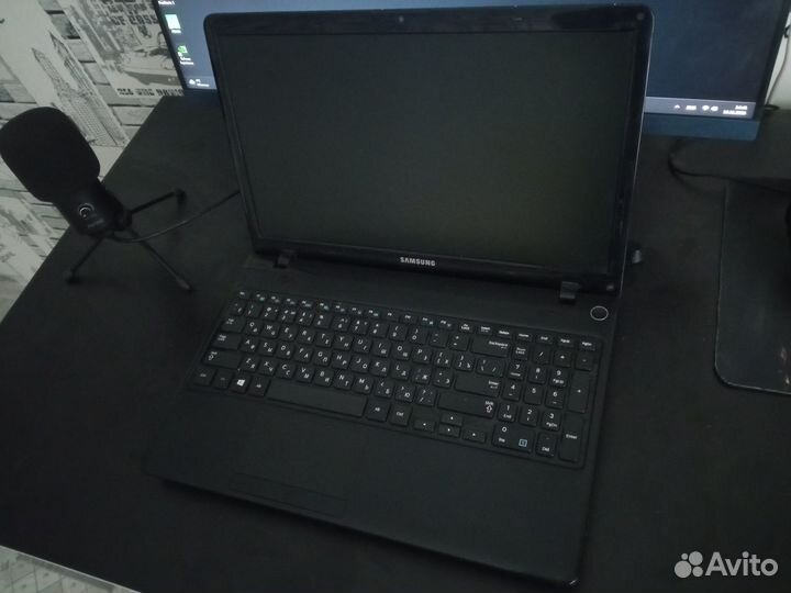 Ноутбук Samsung NP355E5X-S01