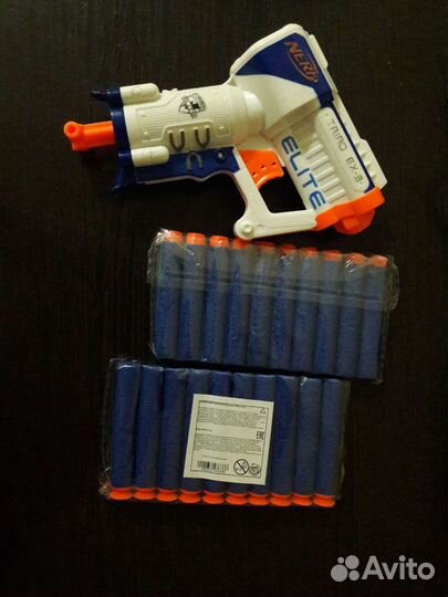 Пистолет Nerf с пульками двух видов