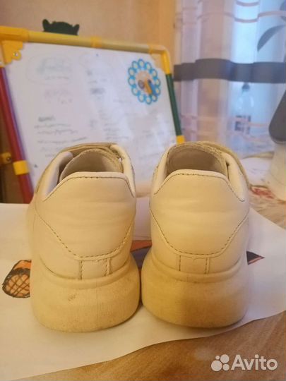 Кроссовки для девочки