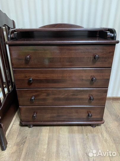 Кроватка и комод пеленальный фирмы Гандылян