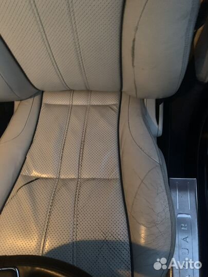 Кожаный салон, полностью. Ягуар 2010 год