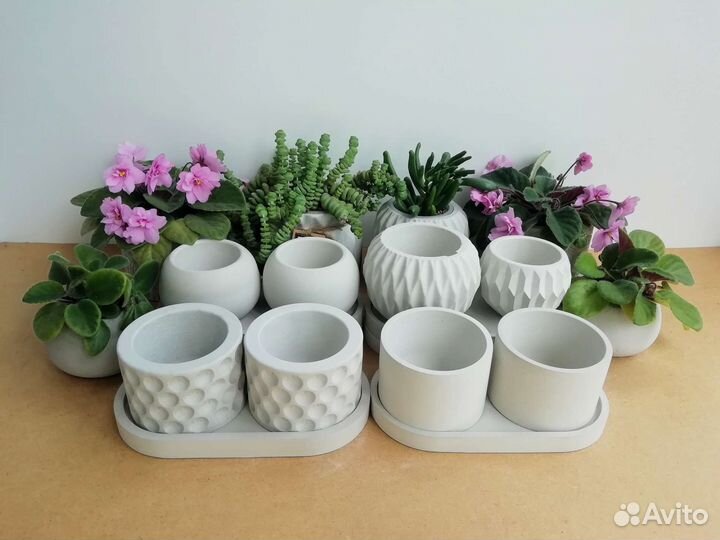 Комплект бетонных горшков