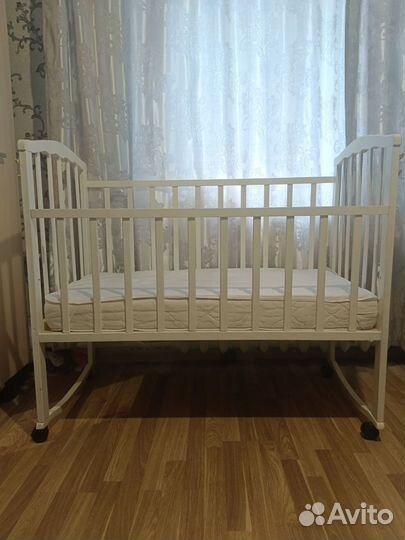 Детская кроватка