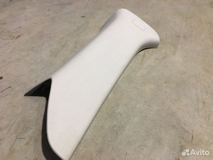 Обшивка стойки задняя левая Skoda Yeti 1.2 CBZ