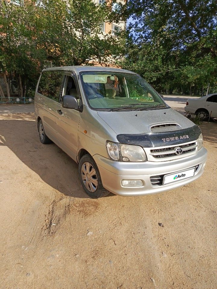 Toyota Town Ace Noah: фото из отзыва