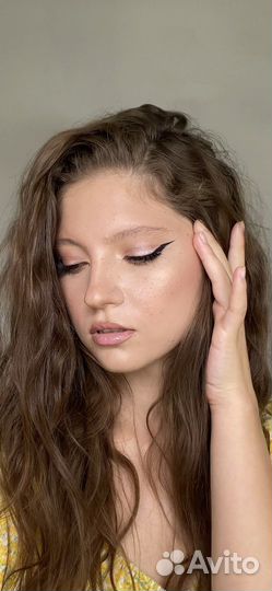 Модель на макияж