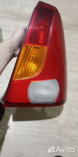 Фонарь задний правый Renault Logan 1