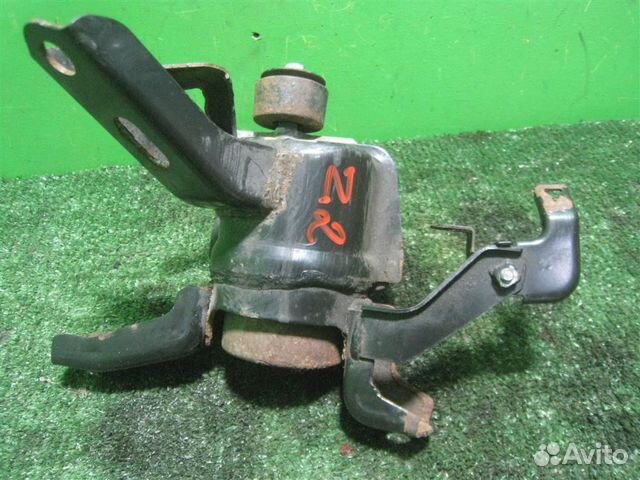 Опора (подушка) двигателя правая Toyota Auris E15