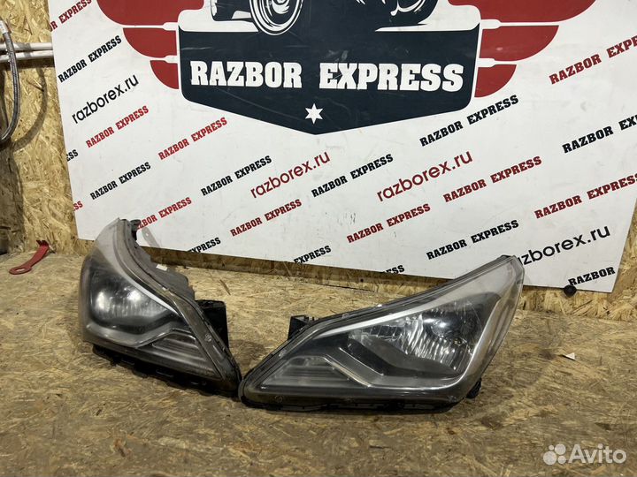 Фара левая правая галоген Hyundai Solaris 1