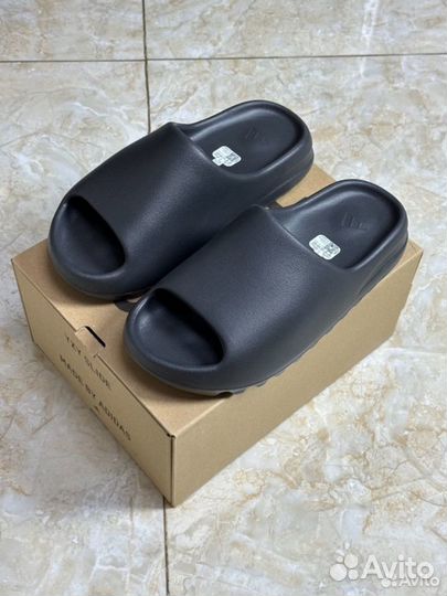 Тапочки Adidas Yeezy Slide (36-45)