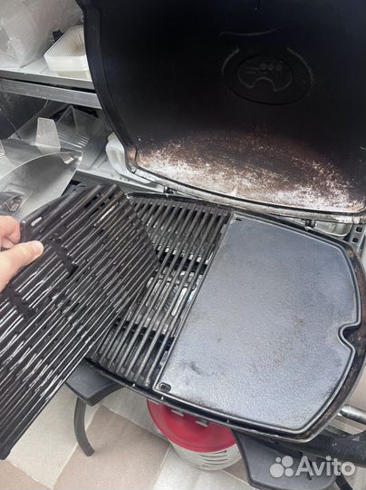 Гриль Weber Q2200