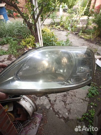 Фара renault logan largus