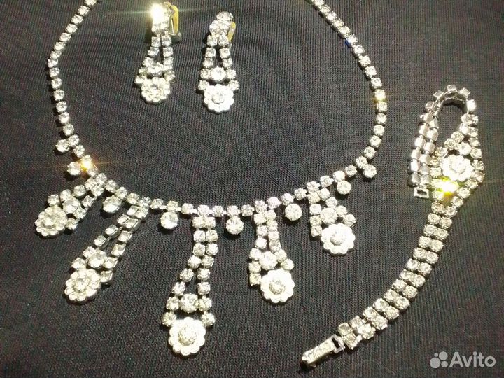 Ожерелье,браслет,клипсы.Винтаж.Чехия