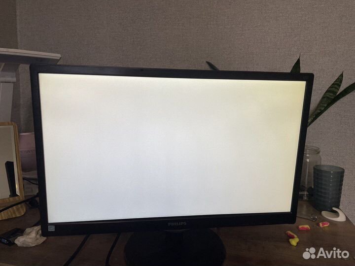 Philips 223V5L монитор