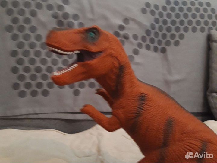 Игрушка динозавр