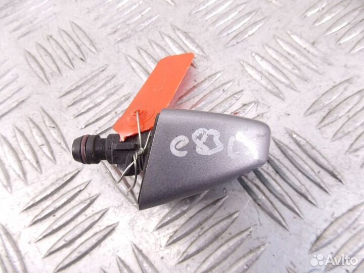 Форсунка омывателя фары BMW E83