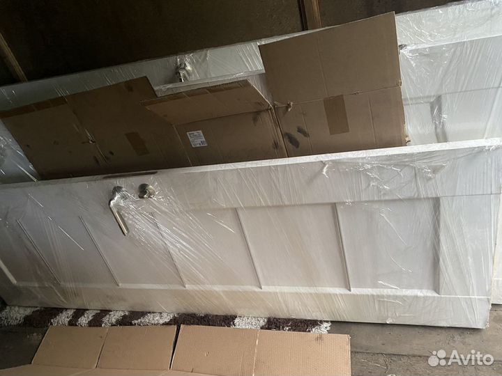 Двери межкомнатные из массива