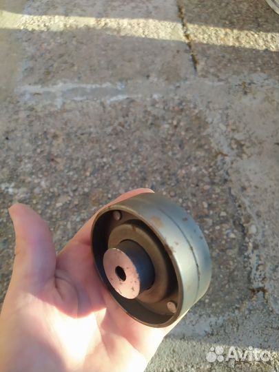 Ролик натяжной