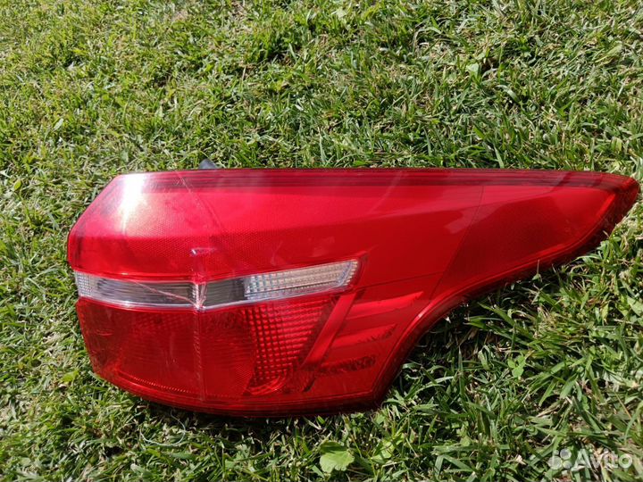 Фонарь правый Ford Focus 3 оригинал