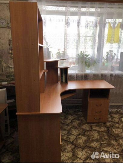 Компьютерный стол