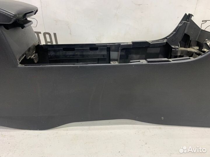 Подлокотник Mazda 6 GH LF 2011