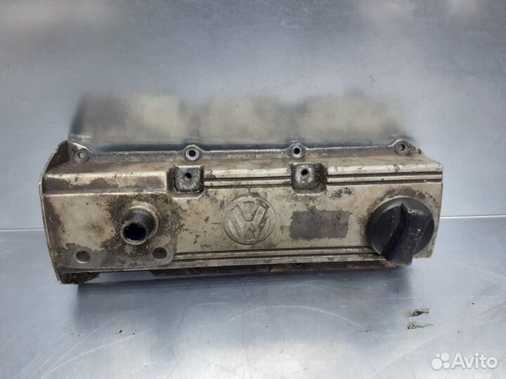 Крышка головки блока (клапанная) Volkswagen Passat