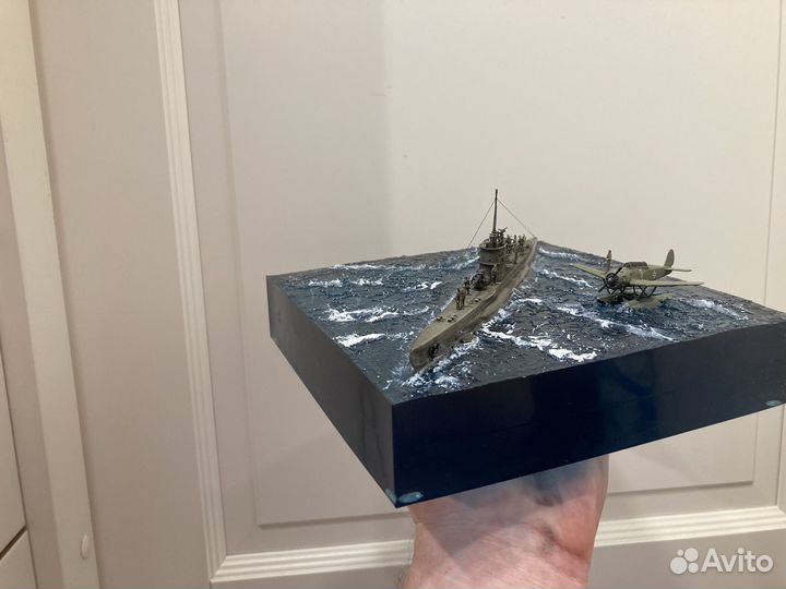 Диорама с подводной лодкой в смоле