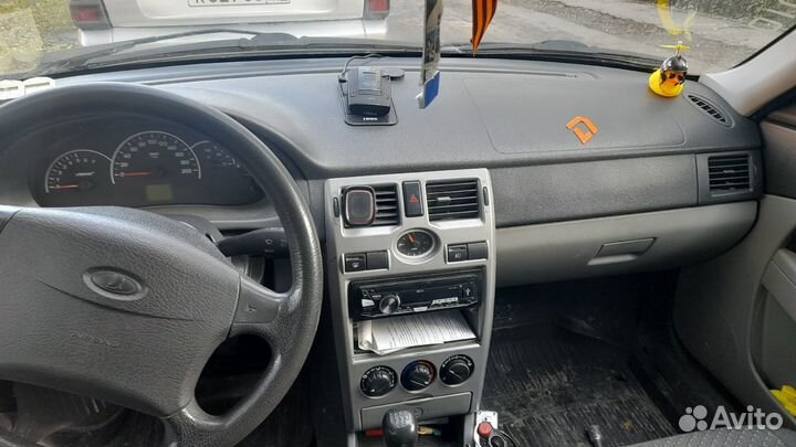 LADA Priora 1.6 МТ, 2010, битый, 120 000 км