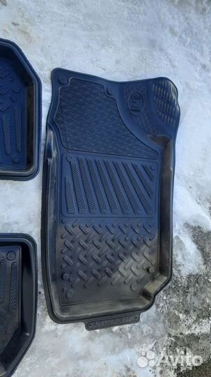 Автомобильные коврики резиновые