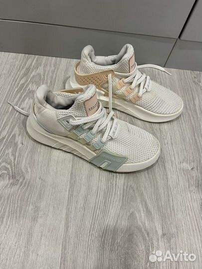 Кроссовки женские adidas 37 размер