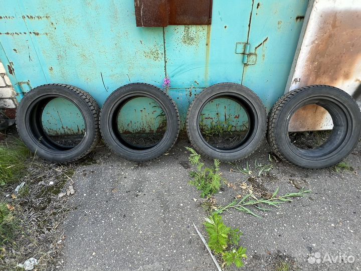 Dunlop SP Winter Ice 01 215/50 R17