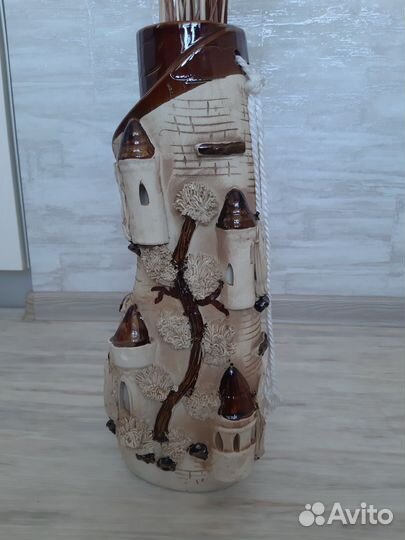 Ваза напольная с декором