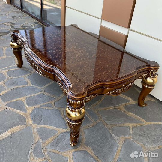 Журнальный столик