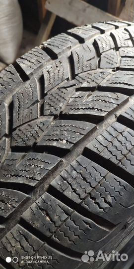 Goodyear UltraGrip Performance+ SUV 235/65 R17